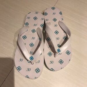 Guess White and Blue Flip Flops nwot​​​​